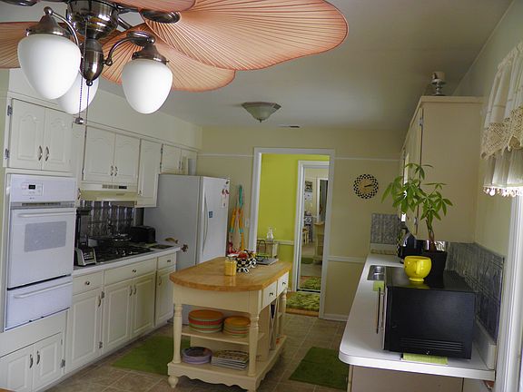 main house kitchen