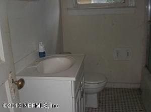 5th image of 3028 Commonwealth Ave
