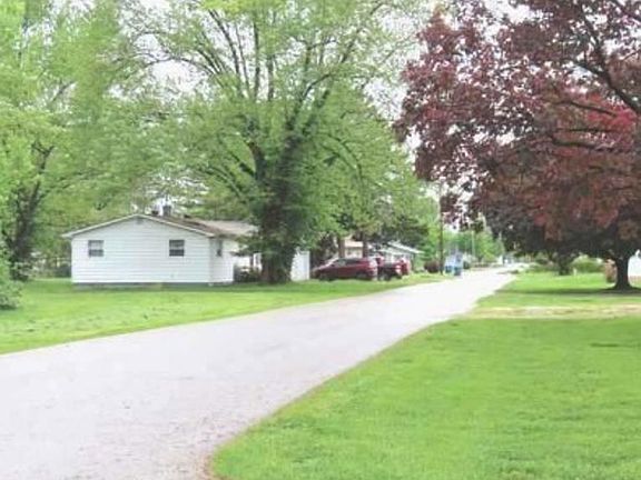 Exterior Neighborhood (street photo)
