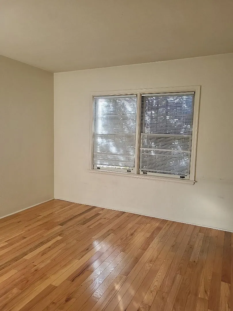 700-722 Gordon Avenue — Photo 3