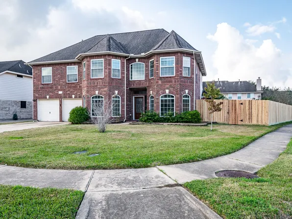 4302 Tree Line Dr, Pasadena, TX 77505