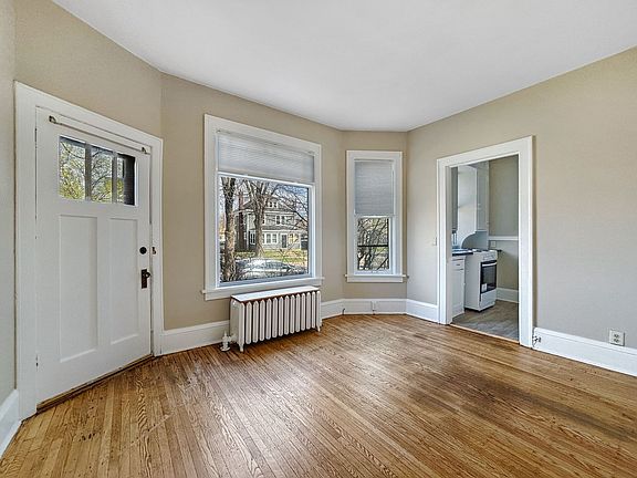 4th image of 1019 W 31st St