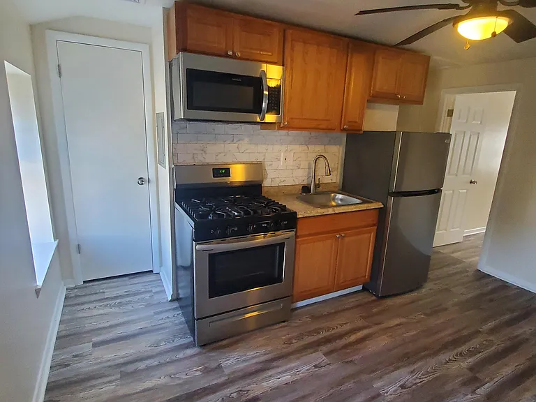 2240 Cedar St #3 — Photo 3