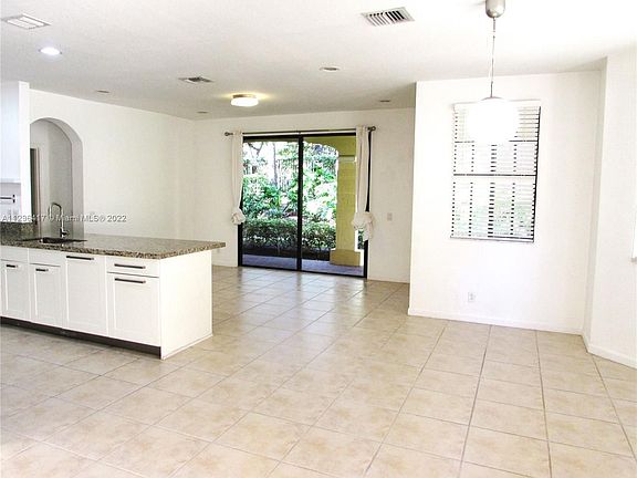2nd image of 1511 Passion Vine Cir #1-2