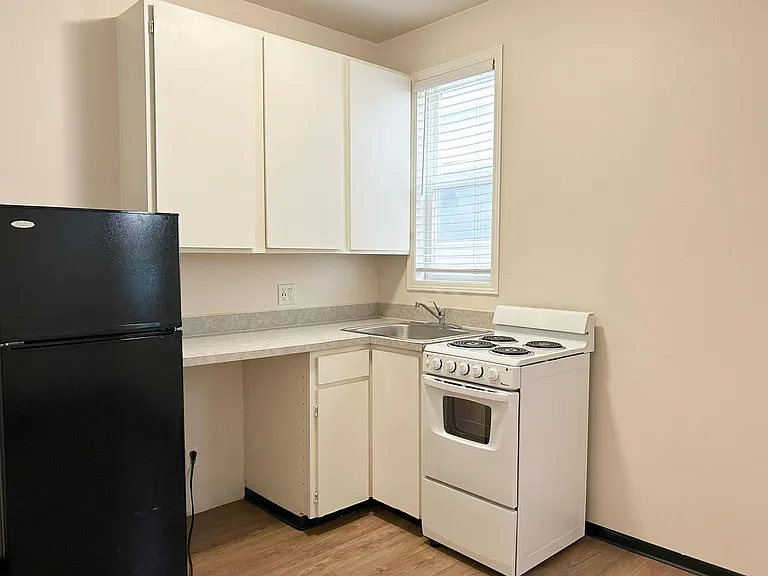 Ludlow Apartments — Photo 23