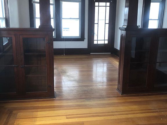 3rd image of 53 South St #1