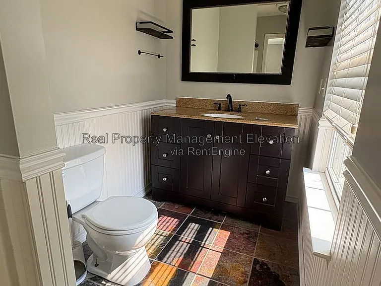 2027 Harvest Dr — Photo 13
