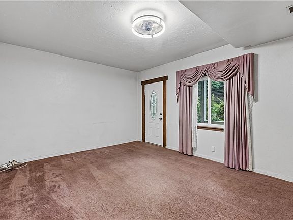 5th image of 3318 Spring Garden Rd