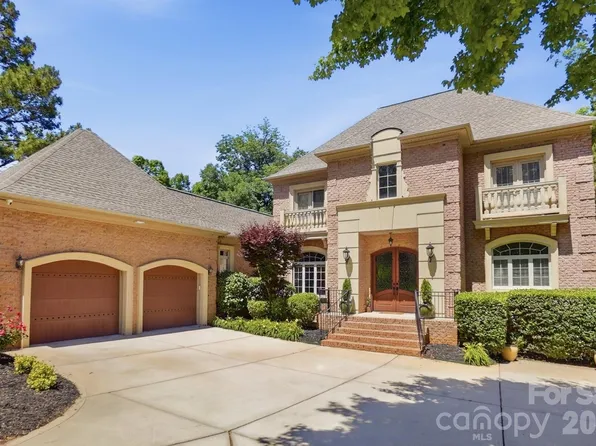932 Thorn Ridge Ln, Lake Wylie, SC 29710