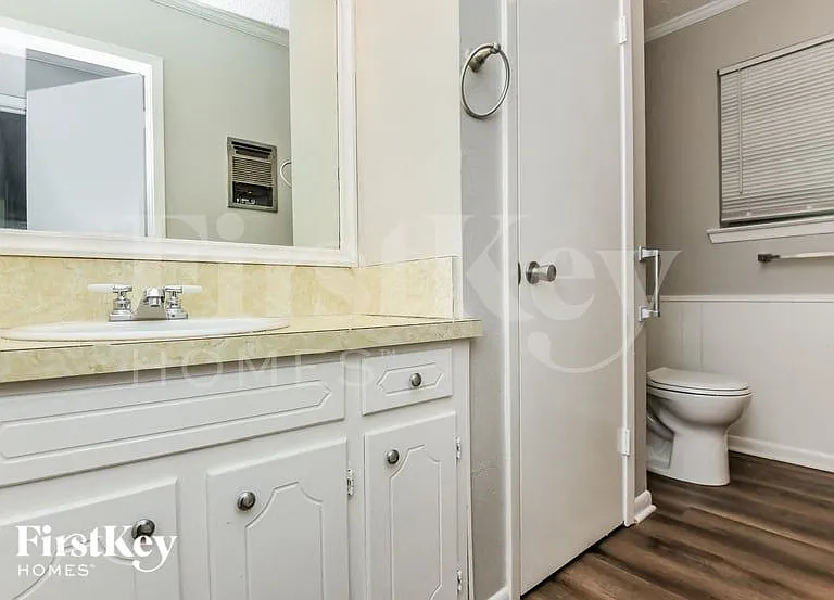 244 E Malone Ave — Photo 11