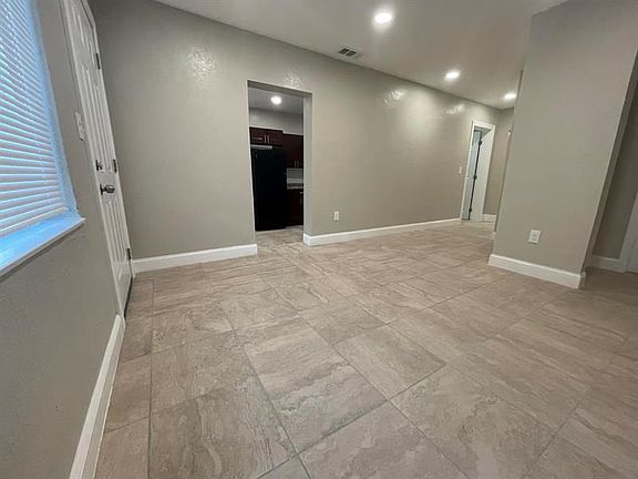 4th image of 4700 Barcelona Ave
