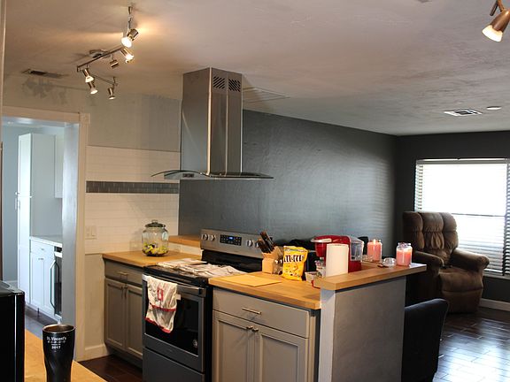 4th image of 2391 Floridiane Dr