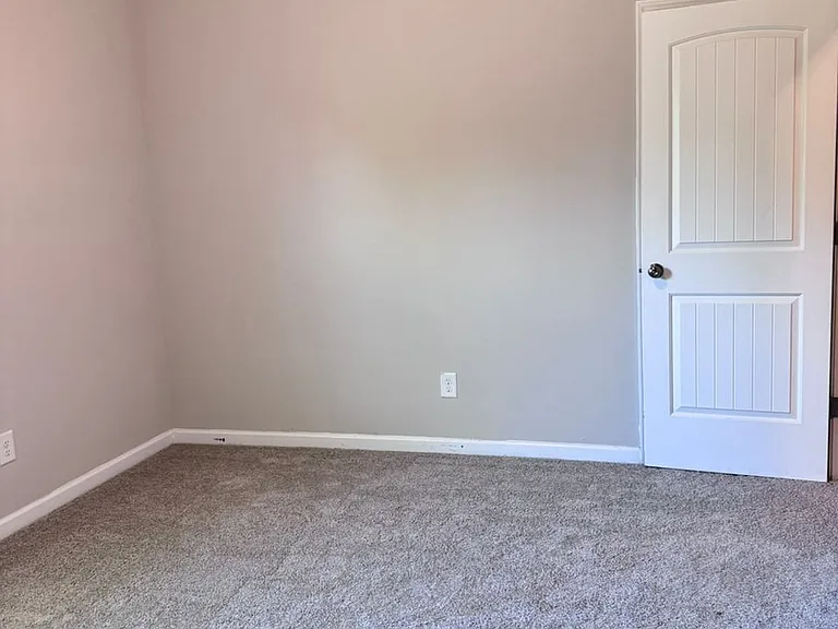 4499 Savannah Dr — Photo 12