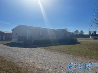 275 Killingsworth Cove Rd E, Gurley, AL 35748