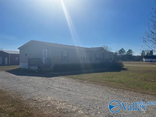 275 Killingsworth Cove Rd E, Gurley, AL 35748