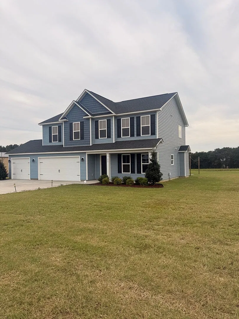 Spacious 4 Bed 2.5 Bath Home in Raeford — Photo 2