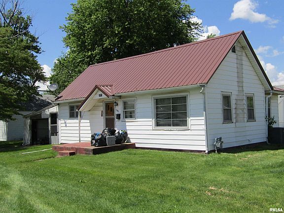 3rd image of 304 W Avenue D
