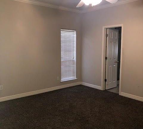 3rd image of 10437 Meadowview Dr