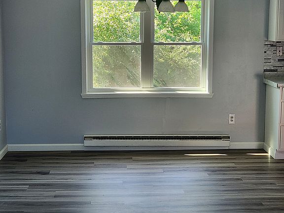 3rd image of 315 Roberts St APT B