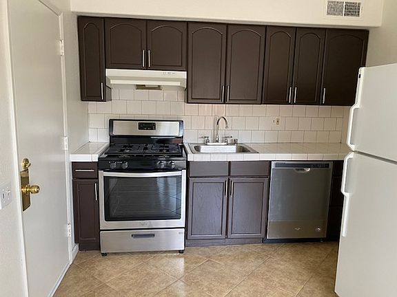 2nd image of 44700 Las Palmas Ave #2