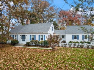 31 Pawson Rd, Branford, CT 06405