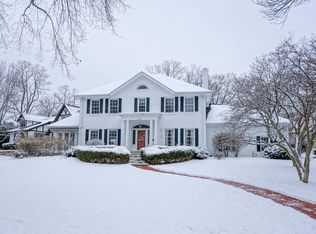 6101 Washington Cir, Wauwatosa, WI 53213