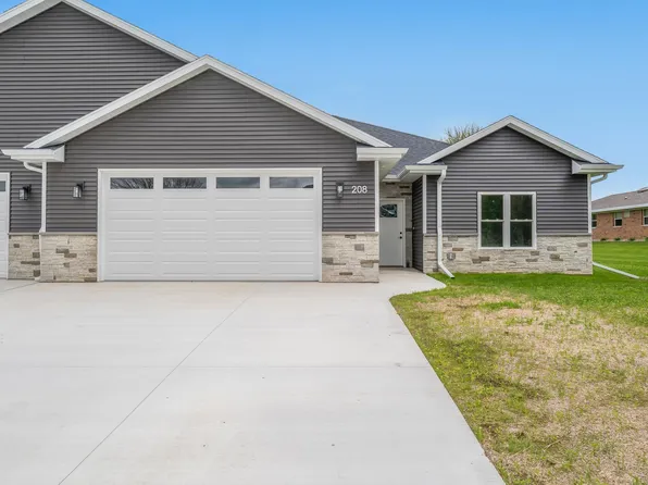 208 W National Ave, Brillion, WI 54110