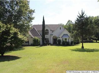5565 Plum Tree Dr, Southaven, MS 38671