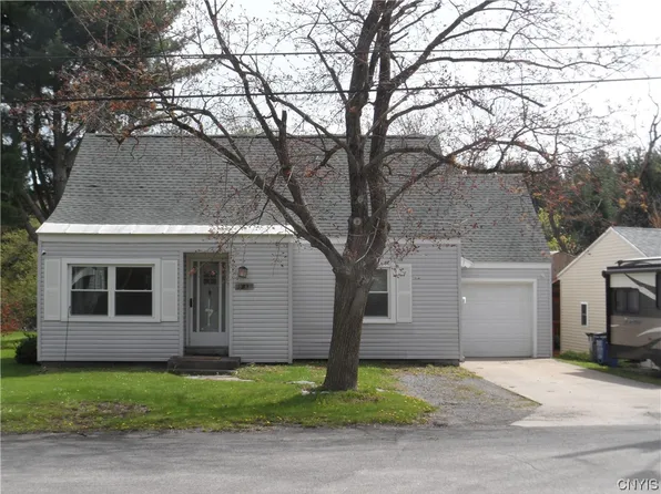3230 Valley Pl, Sauquoit, NY 13456