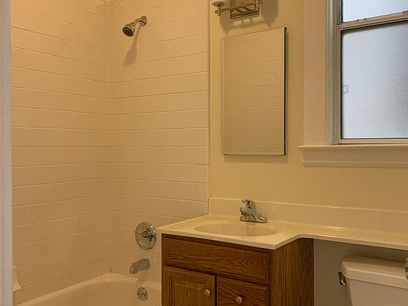 4th image of 1365 Green St
