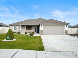 7857 Coldwater Dr, Pasco, WA 99301