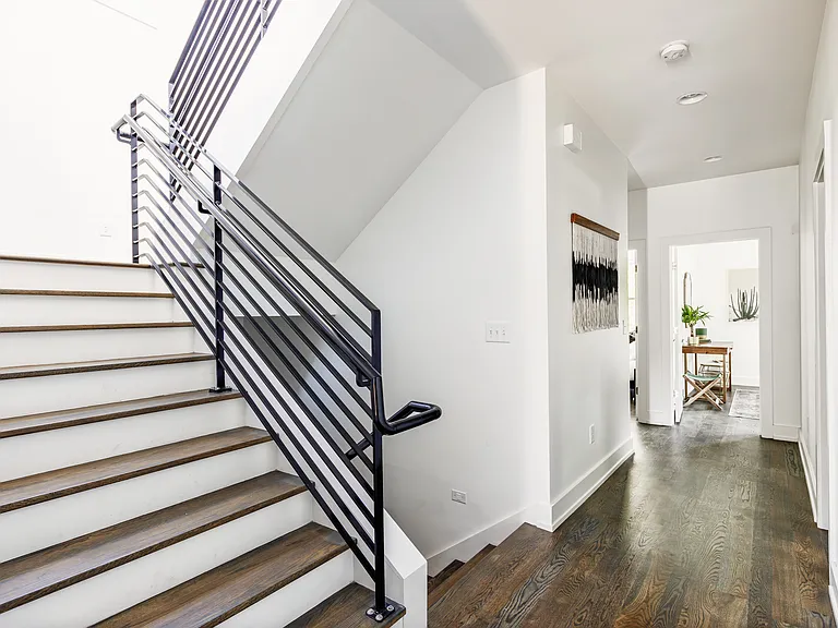 1015 Glenview Dr — Photo 11
