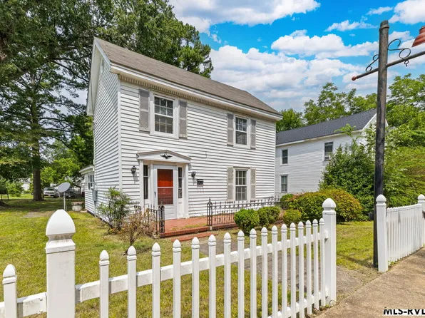 211 N Mecklenburg Ave, South Hill, VA 23970