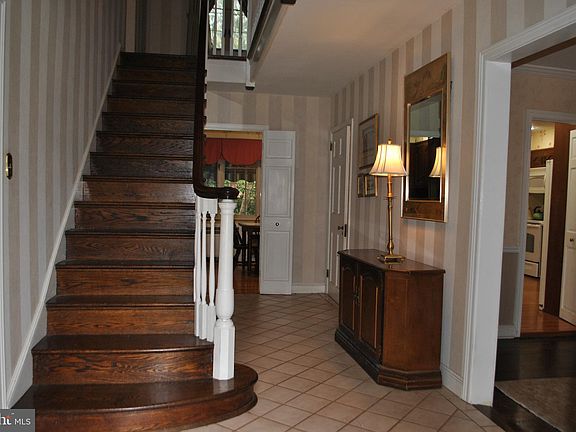 4th image of 1216 Lindale Ave