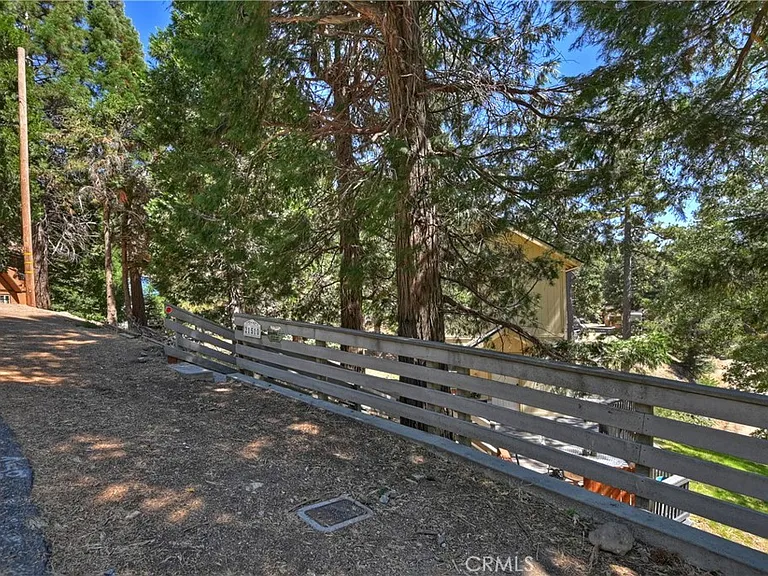 21510 Crest Forest Dr — Photo 35