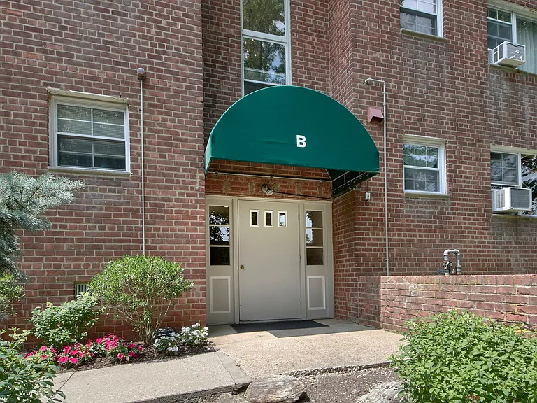100 Theodore Fremd Ave #B2C — Photo 3