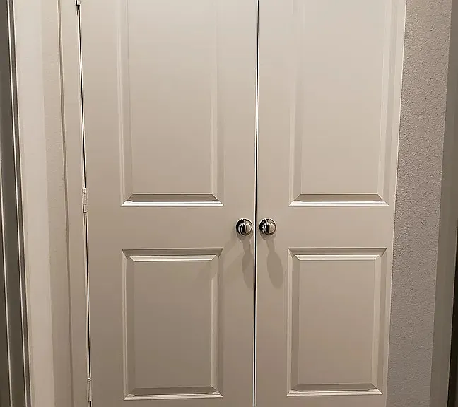 Washer/dryer in upstairs hallway