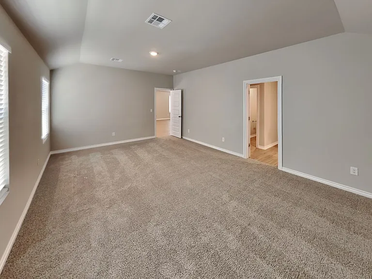 2932 Firefly Dr — Photo 9