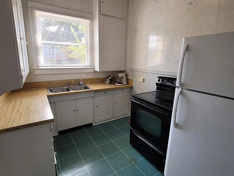 632 Walnut St SW — Photo 4