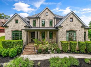 501 Lone Willow Dr, Farragut, TN 37934