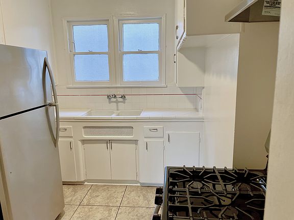 5th image of 10672 Ayres Ave APT 4