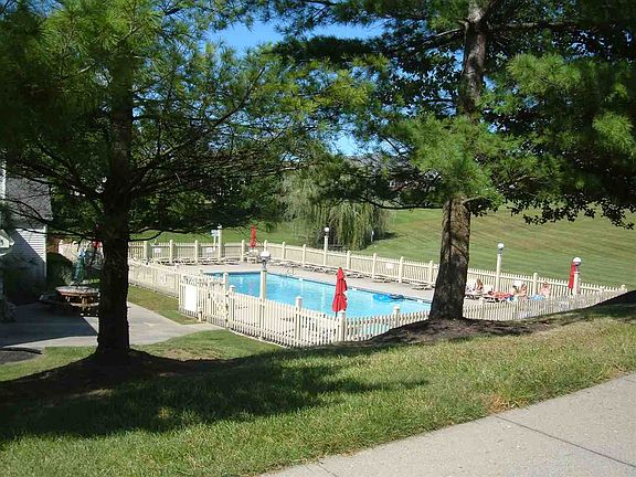 3rd image of 7315 Centrecrest Ln APT A