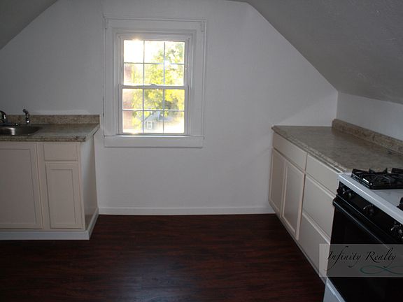 5th image of 112 Shepherd Ave #2