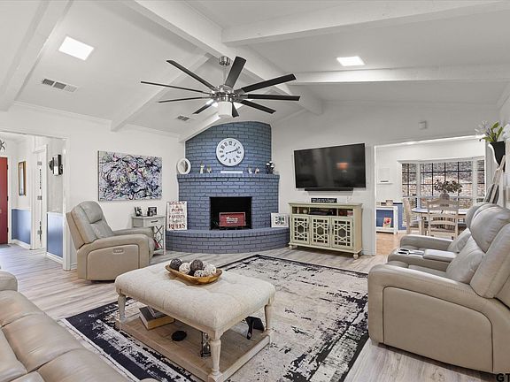 2nd image of 326 E Robinwood Dr