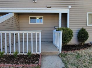 255 N Michigan St APT 6-29, Lawrence, KS 66044