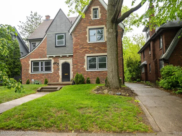 17352 Parkside St, Detroit, MI 48221