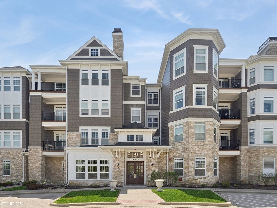 1st image of 149 W Kennedy Ln #208