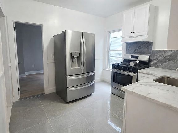 5th image of 188 Hazel St #1