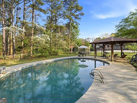 5th image of 2452 Camp Mitchell Rd