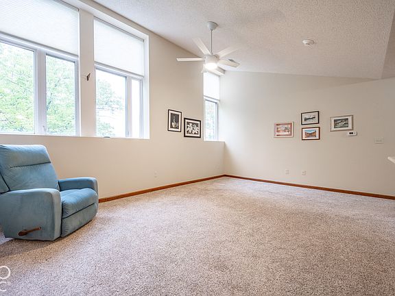 4th image of 111 S Spring St APT 206